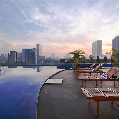 Merlynn Park Hotel Jakarta Exterior photo