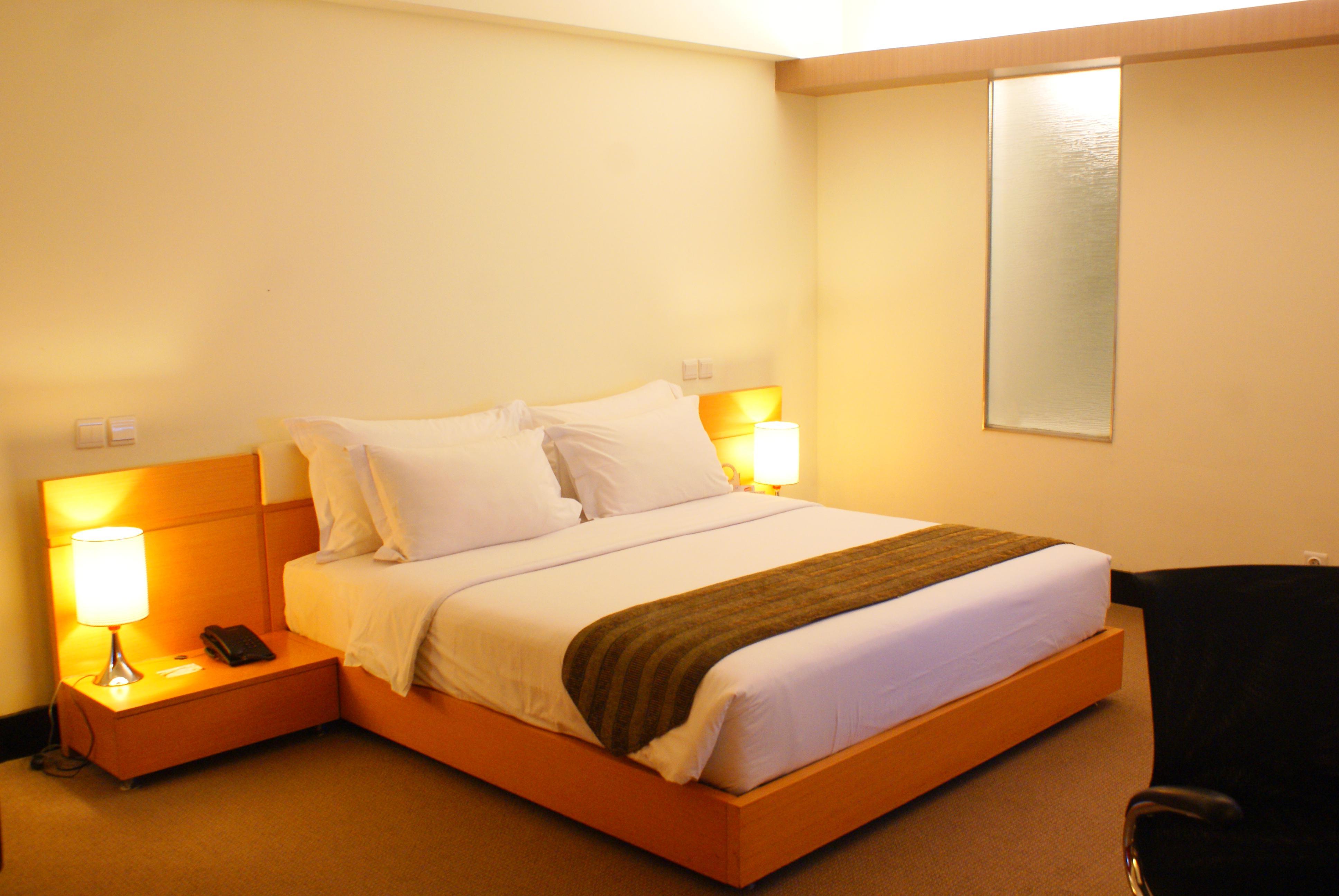 Merlynn Park Hotel Jakarta Exterior photo