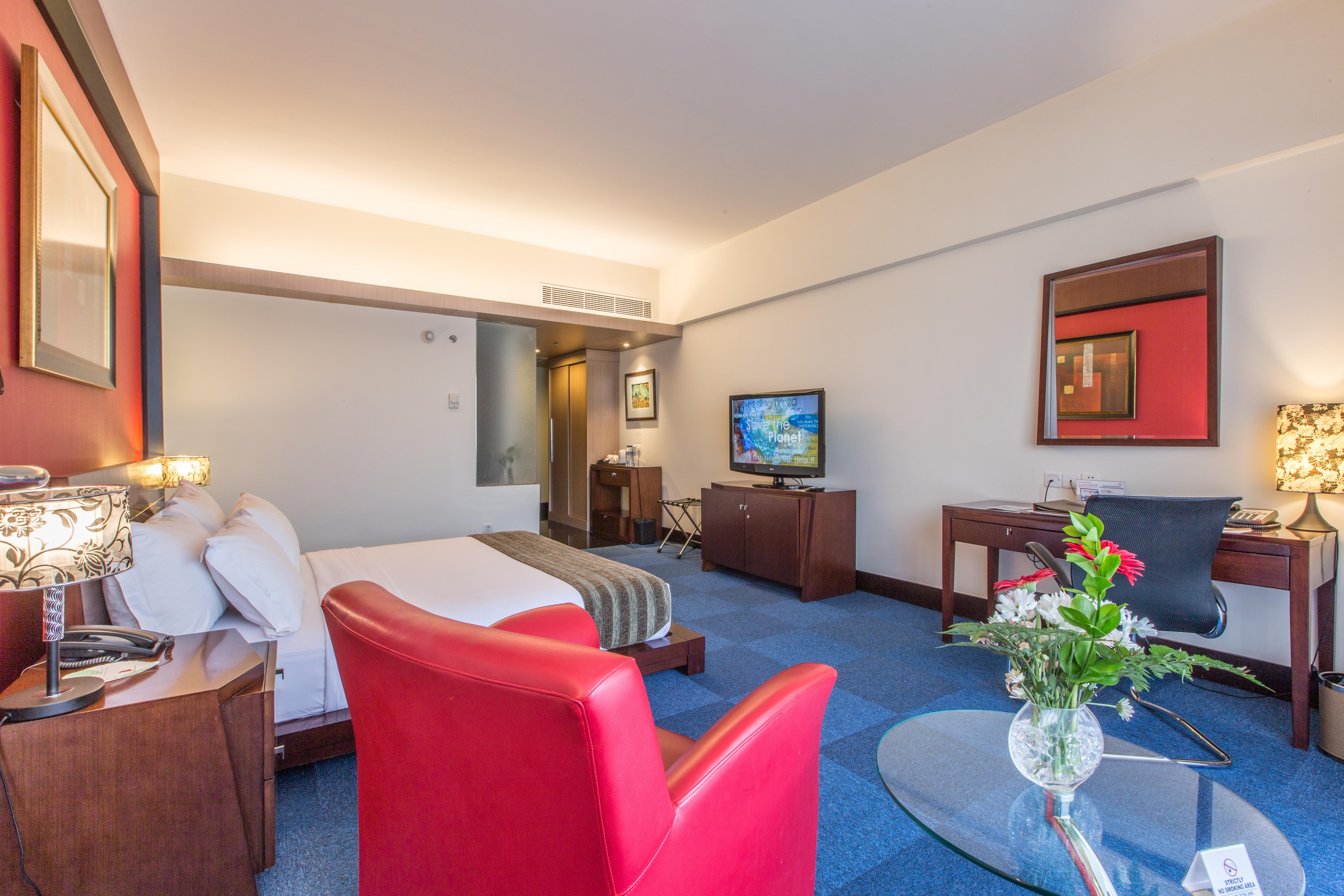 Merlynn Park Hotel Jakarta Exterior photo
