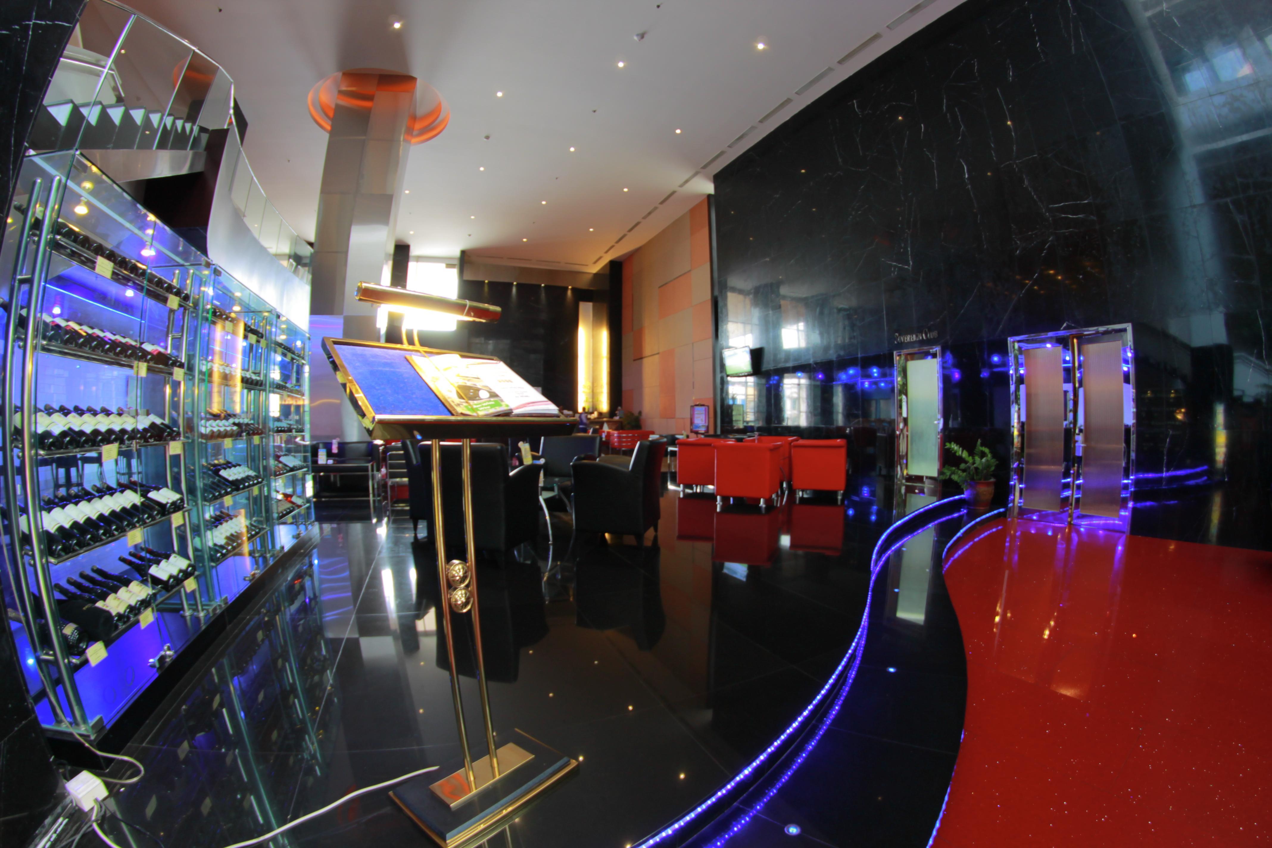 Merlynn Park Hotel Jakarta Exterior photo
