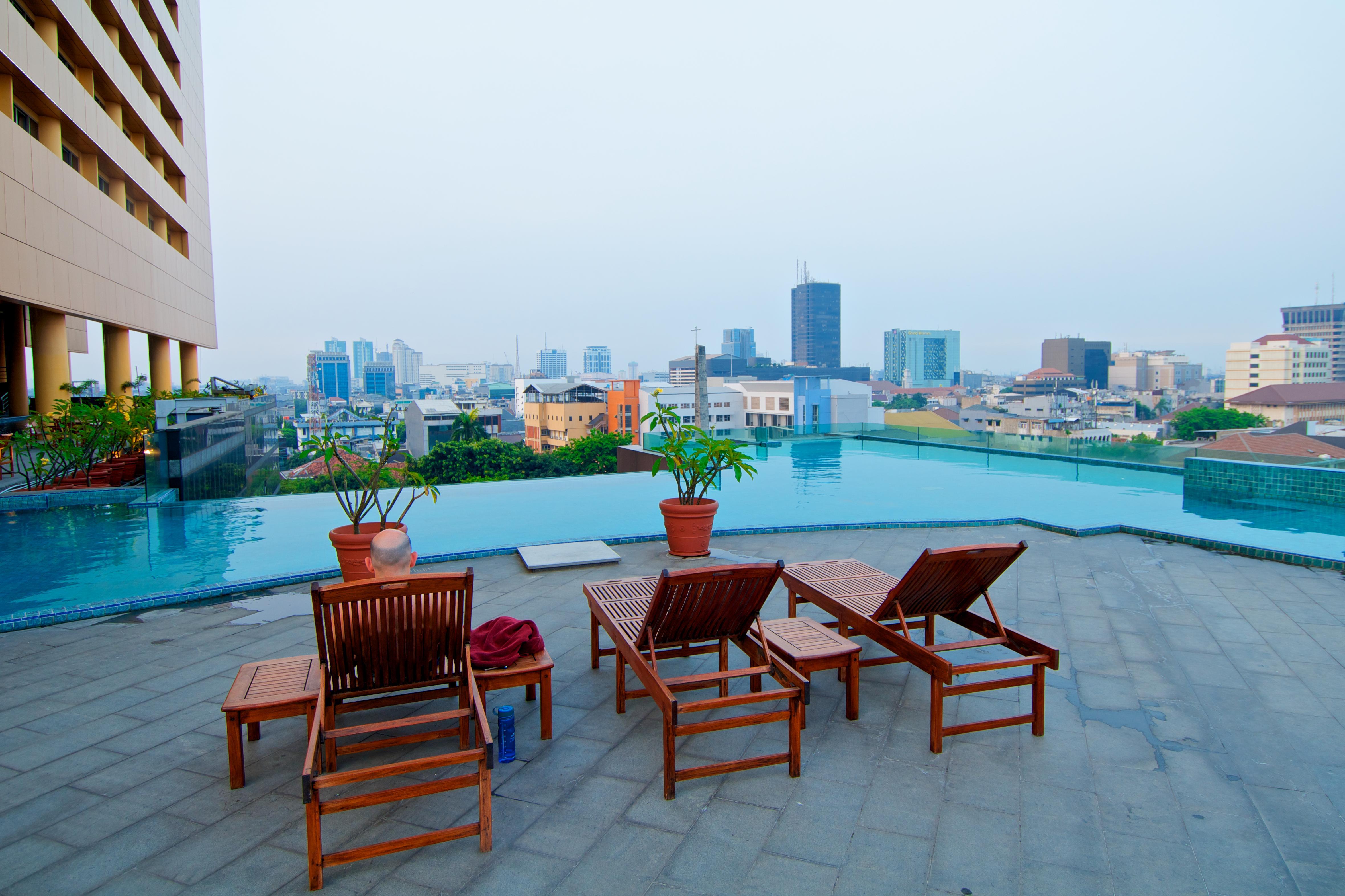Merlynn Park Hotel Jakarta Exterior photo