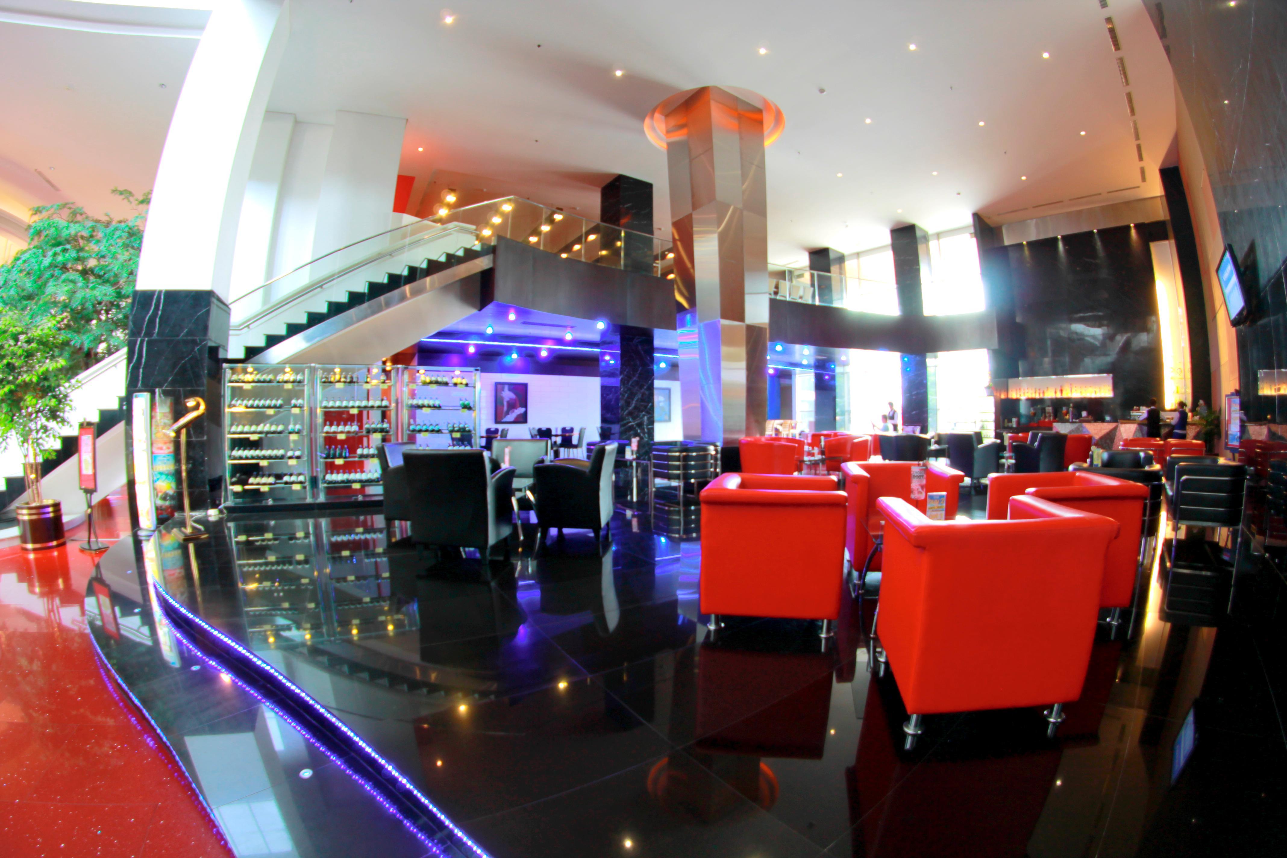 Merlynn Park Hotel Jakarta Exterior photo
