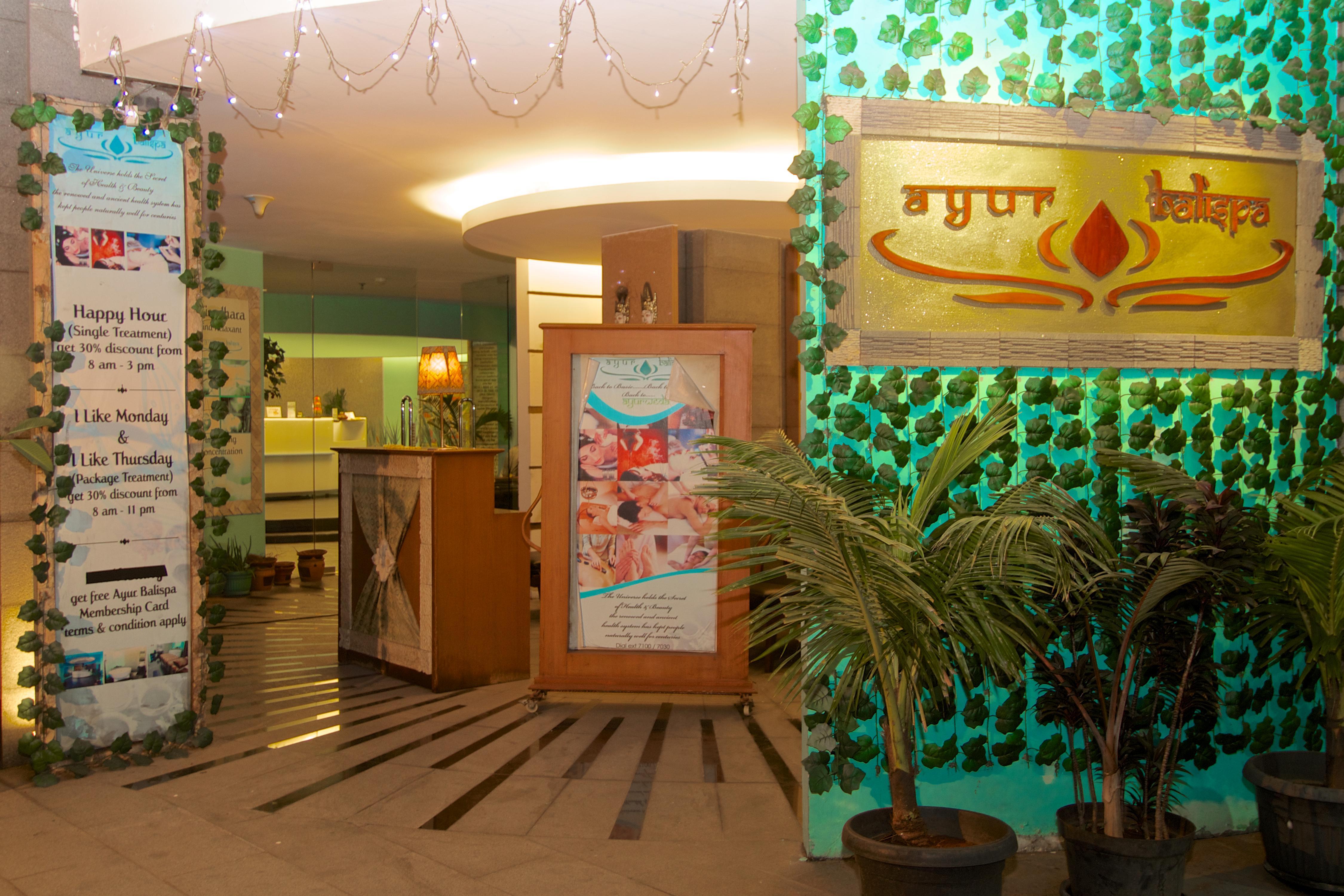 Merlynn Park Hotel Jakarta Exterior photo