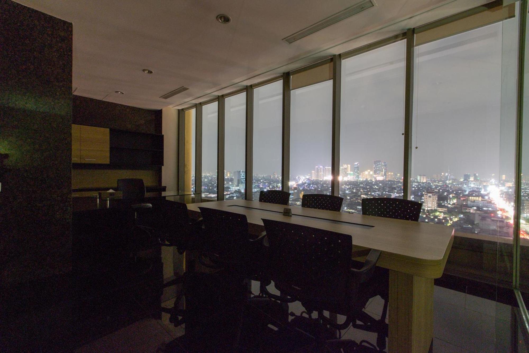 Merlynn Park Hotel Jakarta Exterior photo