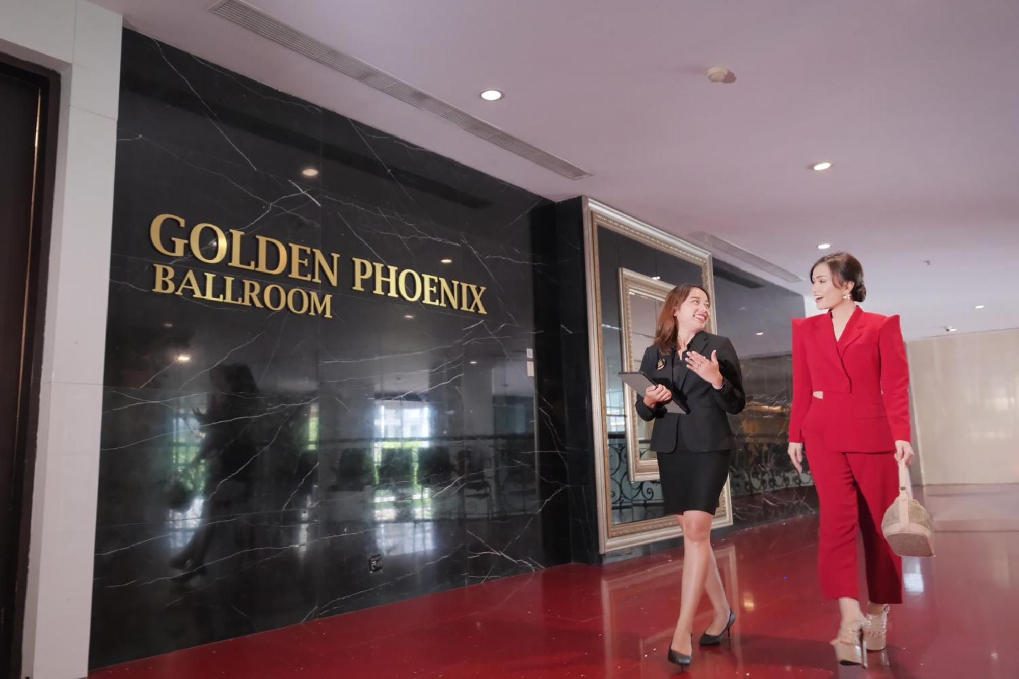Merlynn Park Hotel Jakarta Exterior photo