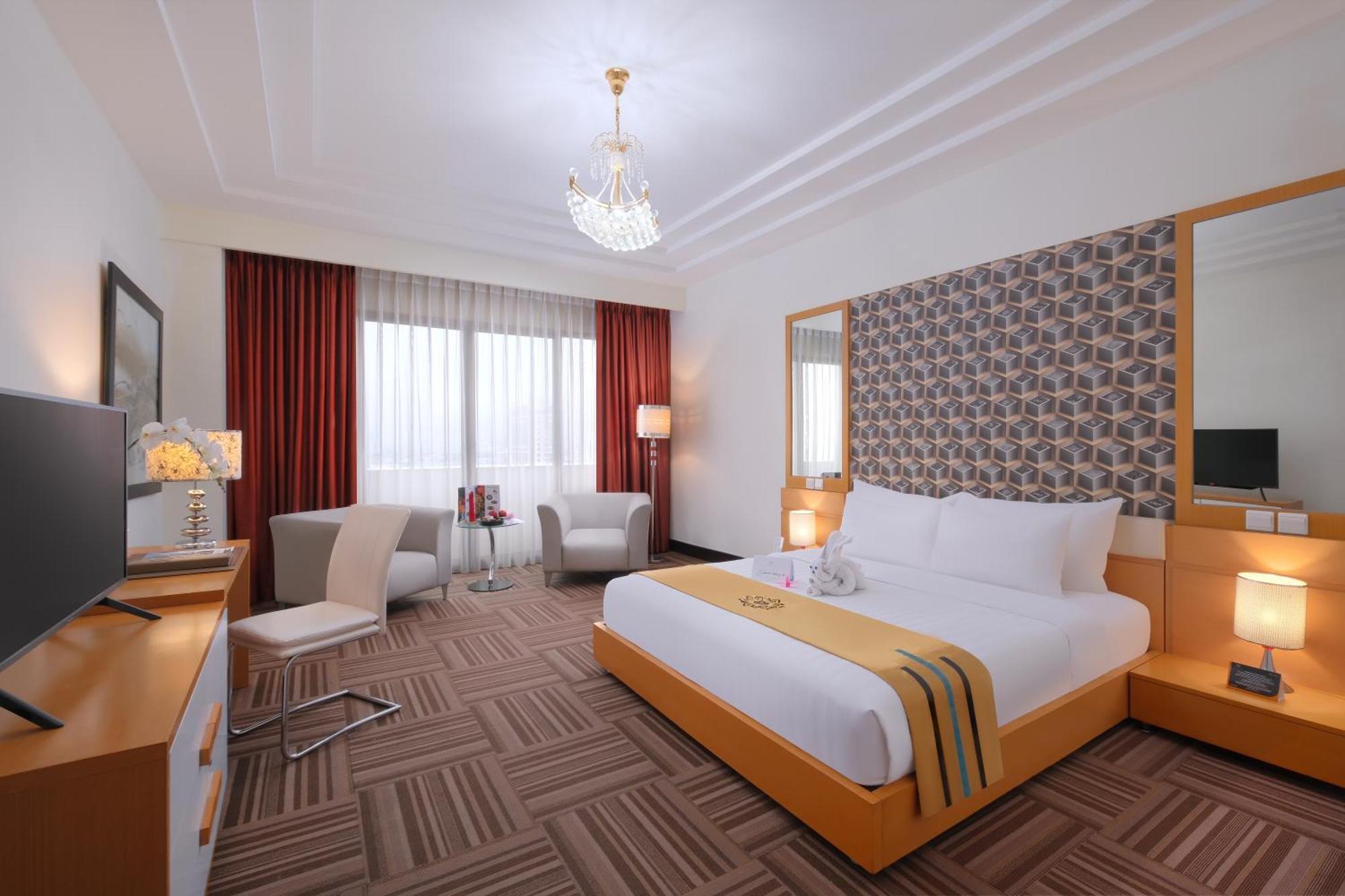 Merlynn Park Hotel Jakarta Exterior photo