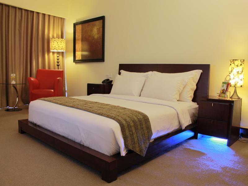 Merlynn Park Hotel Jakarta Room photo